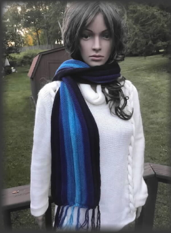 Scarf with a rainbow of color shades